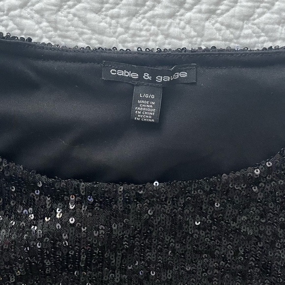 Bling Bling Ladies!!! Speaking black sequin Top! 🪩 - Picture 3 of 6